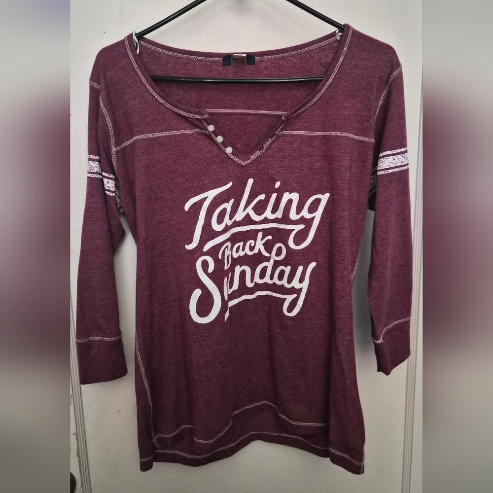 Taking Back Sunday XL Women's Long-Sleeve Graphic Pullover - Burgundy